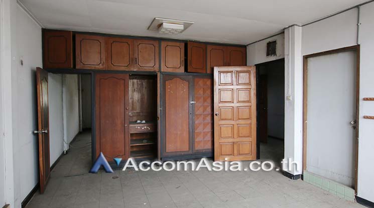 10  Shophouse For Rent in Sukhumvit ,Bangkok BTS Ekkamai AA16853