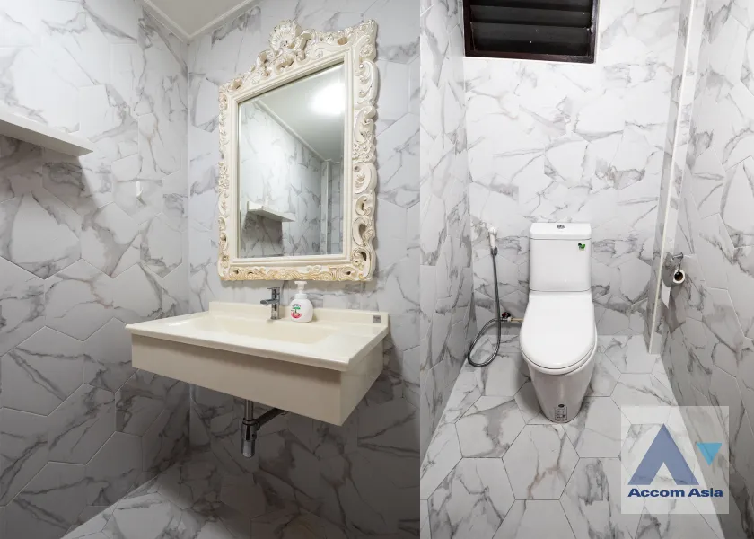 5  5 br House For Rent in Sukhumvit ,Bangkok BTS Ekkamai at Ekkamai Villas AA16887