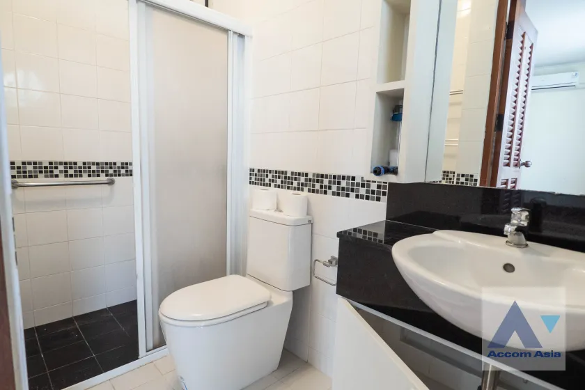 10  5 br House For Rent in Sukhumvit ,Bangkok BTS Ekkamai at Ekkamai Villas AA16887