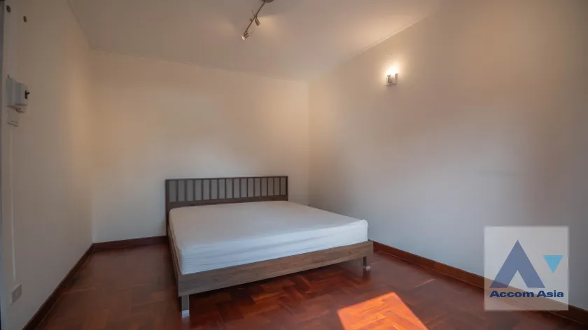 11  5 br House For Rent in Sukhumvit ,Bangkok BTS Ekkamai at Ekkamai Villas AA16887
