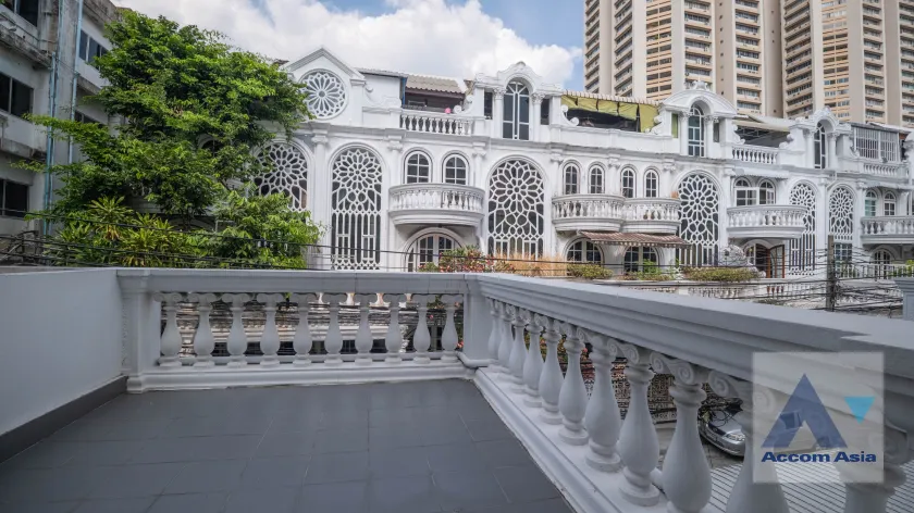 12  5 br House For Rent in Sukhumvit ,Bangkok BTS Ekkamai at Ekkamai Villas AA16887
