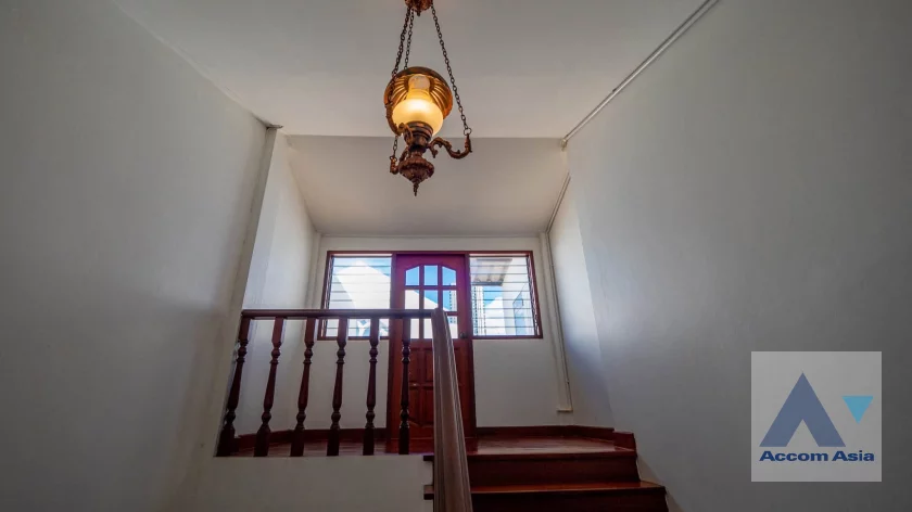 18  5 br House For Rent in Sukhumvit ,Bangkok BTS Ekkamai at Ekkamai Villas AA16887