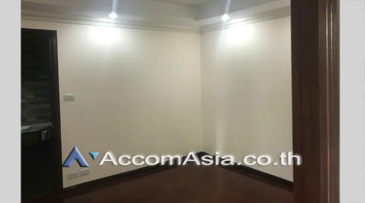 unitHome Office |  4 Bedrooms  House For Rent in Phaholyothin, Bangkok  near BTS Ari (AA16909)