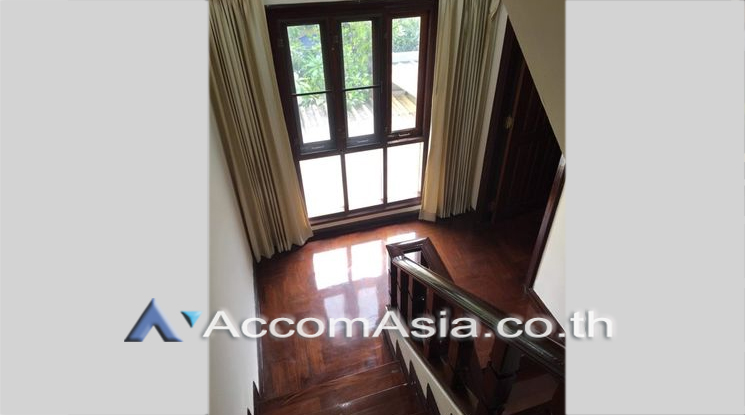 5  4 br House For Rent in Phaholyothin ,Bangkok BTS Ari AA16909