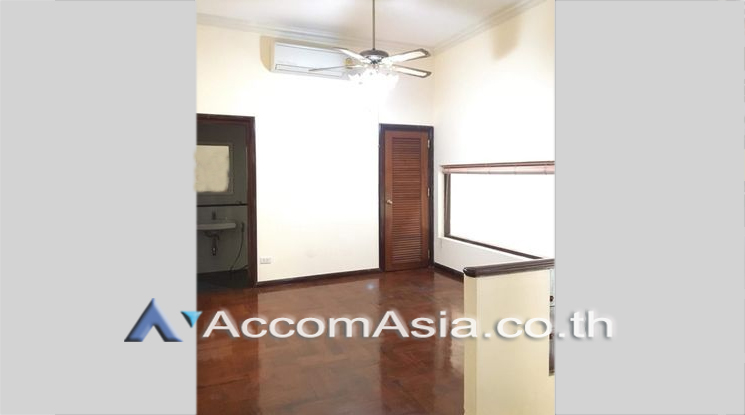 7  4 br House For Rent in Phaholyothin ,Bangkok BTS Ari AA16909