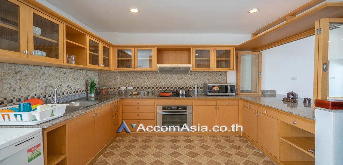 unitPet friendly |  3 Bedrooms  Apartment For Rent in Sathorn, Bangkok  near MRT Lumphini (AA16933)