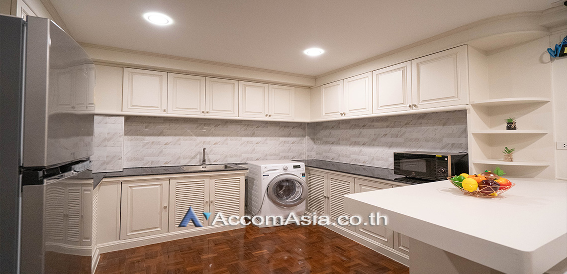  1  2 br Apartment For Rent in Sukhumvit ,Bangkok BTS Phrom Phong at Low-rise apartment, Walk 400m to BTS AA17022