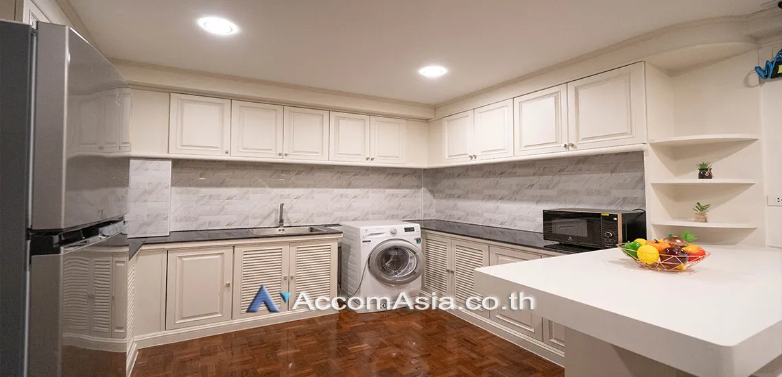  1  2 br Apartment For Rent in Sukhumvit ,Bangkok BTS Phrom Phong at Low-rise apartment, Walk 400m to BTS AA17022