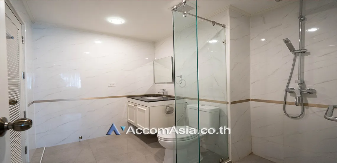 6  2 br Apartment For Rent in Sukhumvit ,Bangkok BTS Phrom Phong at Low-rise apartment, Walk 400m to BTS AA17022