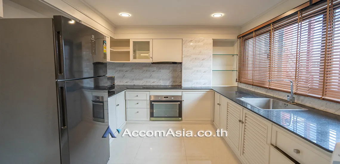 unitBig Balcony |  3 Bedrooms  Apartment For Rent in Sukhumvit, Bangkok  near BTS Phrom Phong (AA17023)
