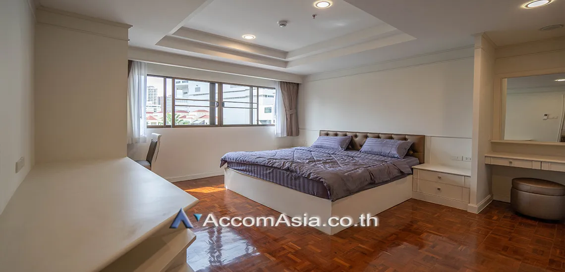 8  3 br Apartment For Rent in Sukhumvit ,Bangkok BTS Phrom Phong at Low-rise apartment, Walk 400m to BTS AA17023