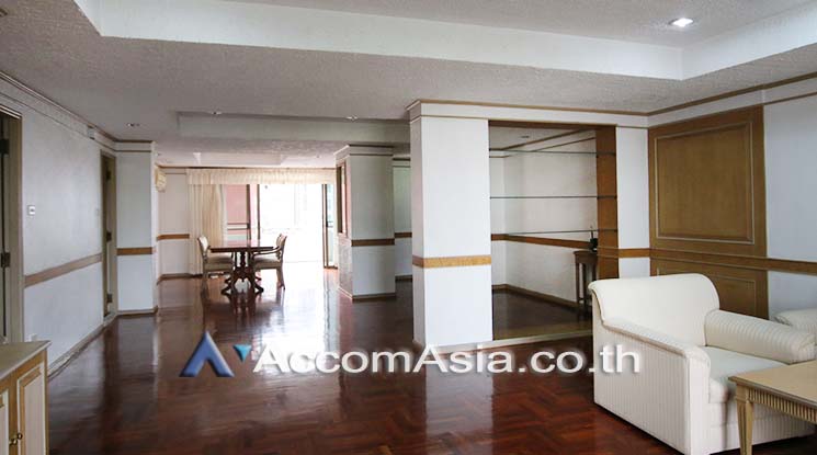  1  1 br Apartment For Rent in Sukhumvit ,Bangkok BTS Phrom Phong at Low-rise apartment, Walk 400m to BTS AA17024