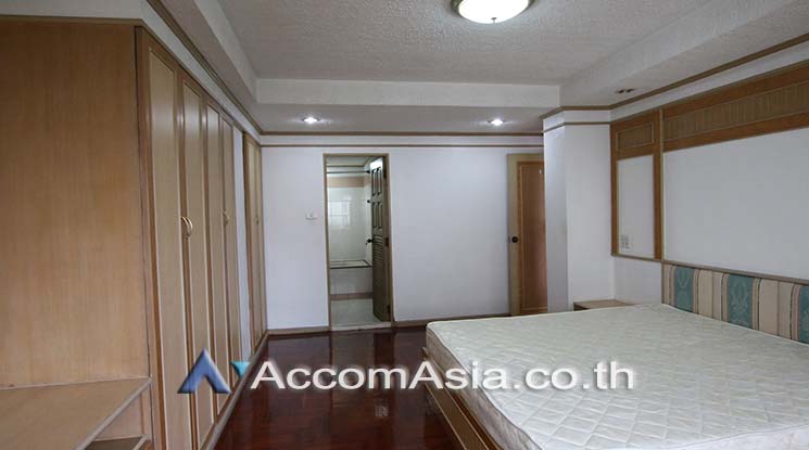 6  1 br Apartment For Rent in Sukhumvit ,Bangkok BTS Phrom Phong at Low-rise apartment, Walk 400m to BTS AA17024
