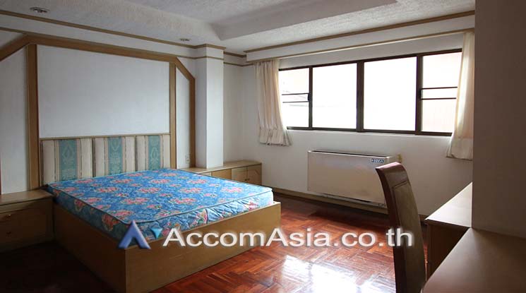 8  1 br Apartment For Rent in Sukhumvit ,Bangkok BTS Phrom Phong at Low-rise apartment, Walk 400m to BTS AA17024