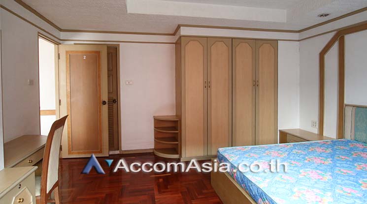9  1 br Apartment For Rent in Sukhumvit ,Bangkok BTS Phrom Phong at Low-rise apartment, Walk 400m to BTS AA17024