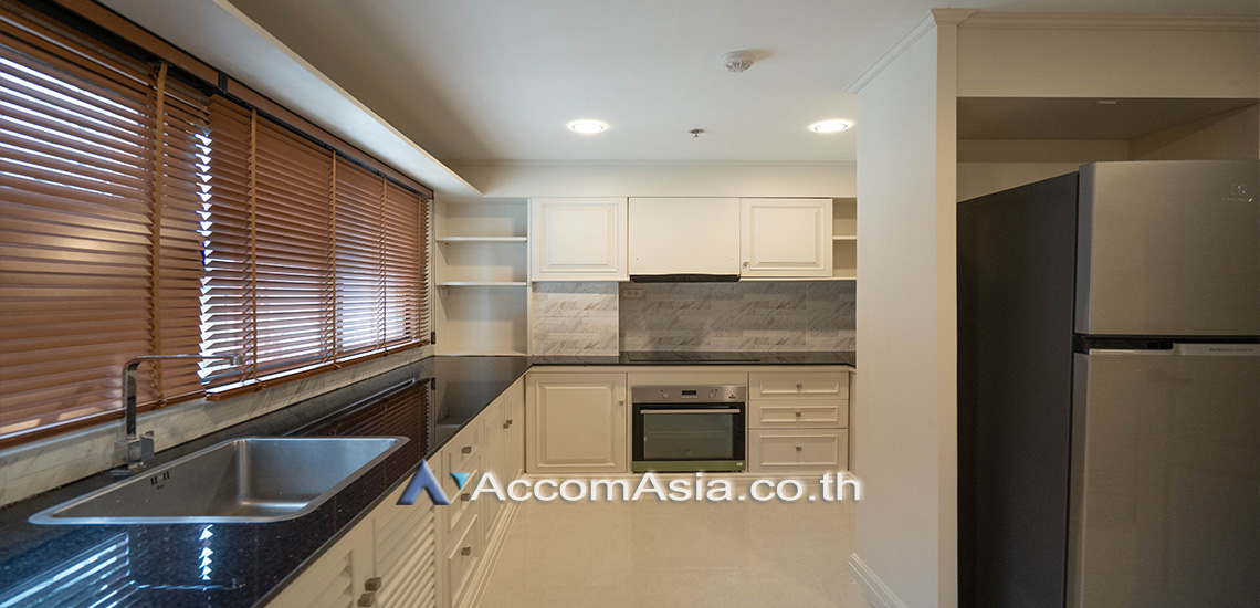  1  2 br Apartment For Rent in Sukhumvit ,Bangkok BTS Phrom Phong at Low-rise apartment, Walk 400m to BTS AA17025