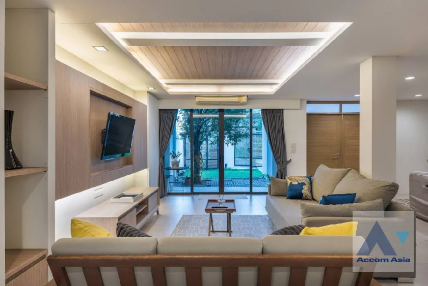 6  4 br Townhouse for rent and sale in Sukhumvit ,Bangkok BTS Ekkamai AA17062