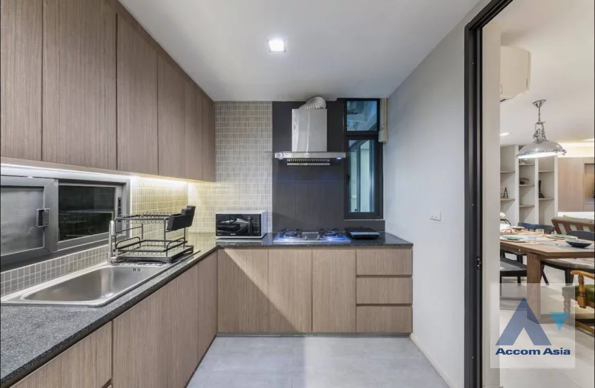 7  4 br Townhouse for rent and sale in Sukhumvit ,Bangkok BTS Ekkamai AA17062