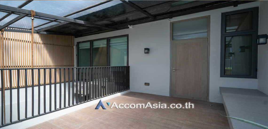 11  3 br Townhouse for rent and sale in Sukhumvit ,Bangkok BTS Ekkamai AA17062