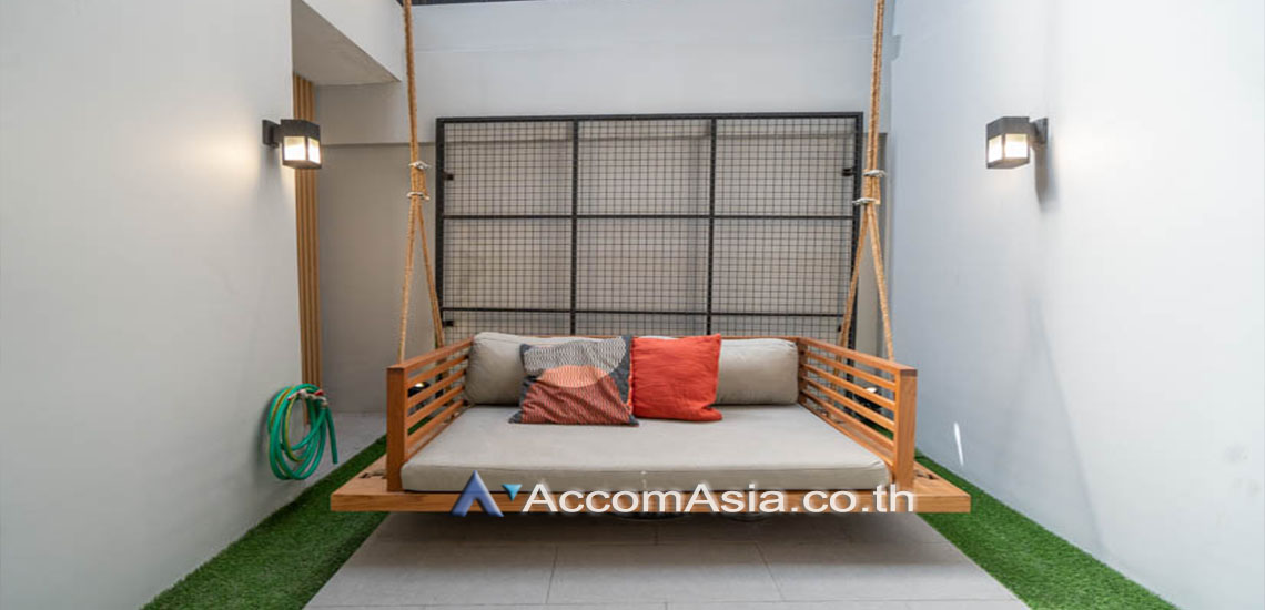  1  3 br Townhouse for rent and sale in Sukhumvit ,Bangkok BTS Ekkamai AA17062