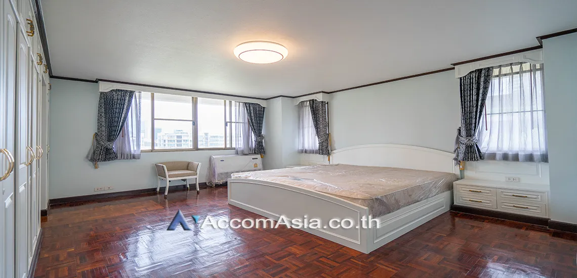 unit 3 Bedrooms  Condominium For Rent in Sukhumvit, Bangkok  near BTS Thong Lo (AA17106)