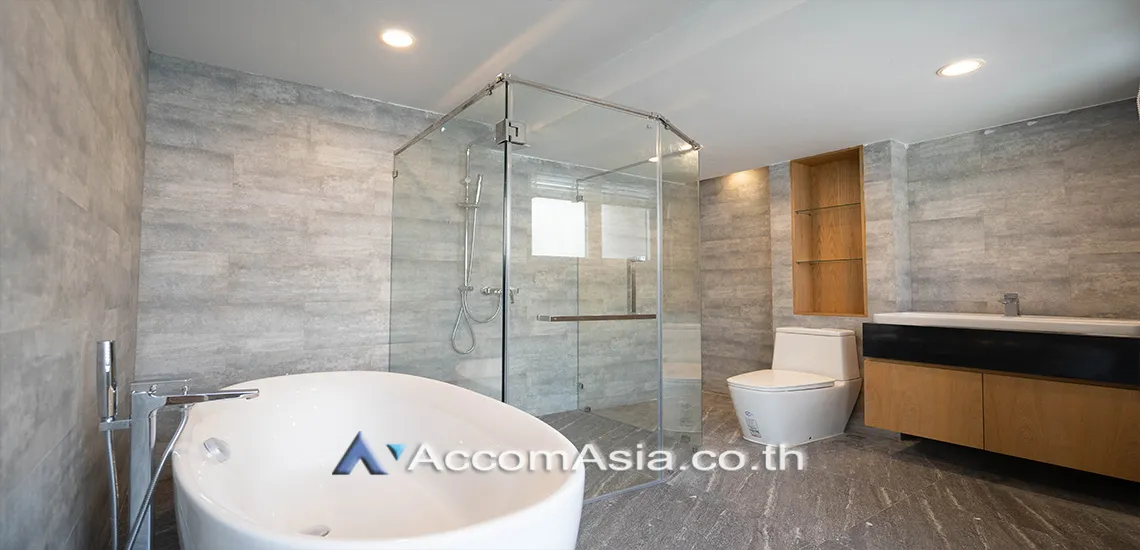 9  4 br Condominium For Rent in Sukhumvit ,Bangkok BTS Ekkamai at The Avenue Sukumvit 61 AA17108