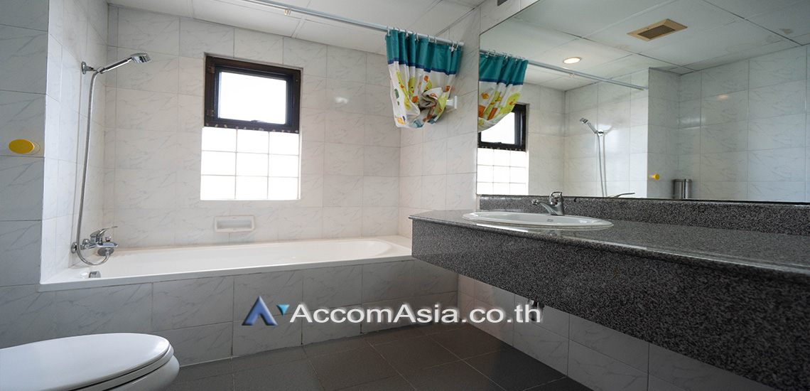 8  4 br Condominium For Rent in Rama 3 ,Bangkok BRT Thanon Chan at Liang Garden AA17110