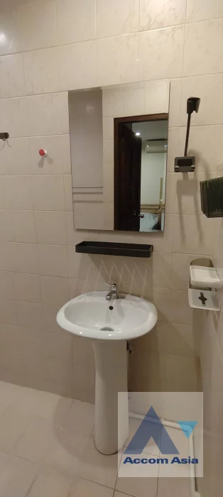 10  5 br House For Rent in Sukhumvit ,Bangkok BTS Ekkamai at Ekkamai Villas AA17168