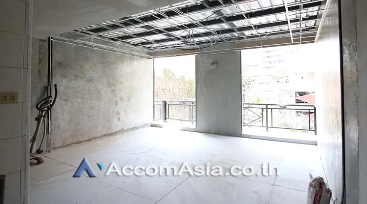 5  Shophouse for rent and sale in Sukhumvit ,Bangkok BTS Asok AA17228