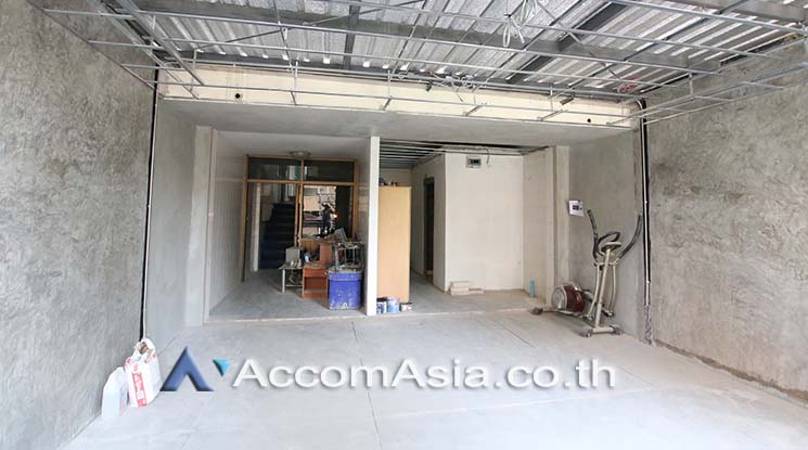 6  Shophouse for rent and sale in Sukhumvit ,Bangkok BTS Asok AA17228