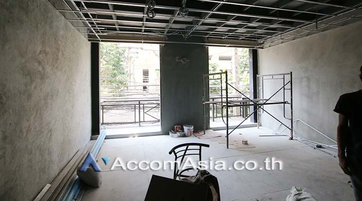 7  Shophouse for rent and sale in Sukhumvit ,Bangkok BTS Asok AA17228