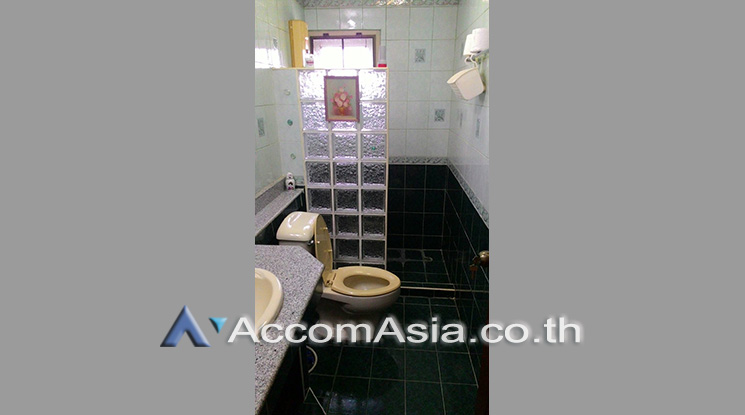 9  5 br House for rent and sale in Pattanakarn ,Bangkok ARL Hua Mak at Moo Baan Chuanchuen AA17246