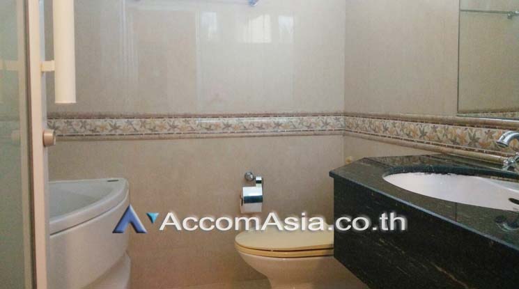 12  2 br Condominium For Rent in Ploenchit ,Bangkok BTS Ratchadamri at Baan Thanon Sarasin AA17276
