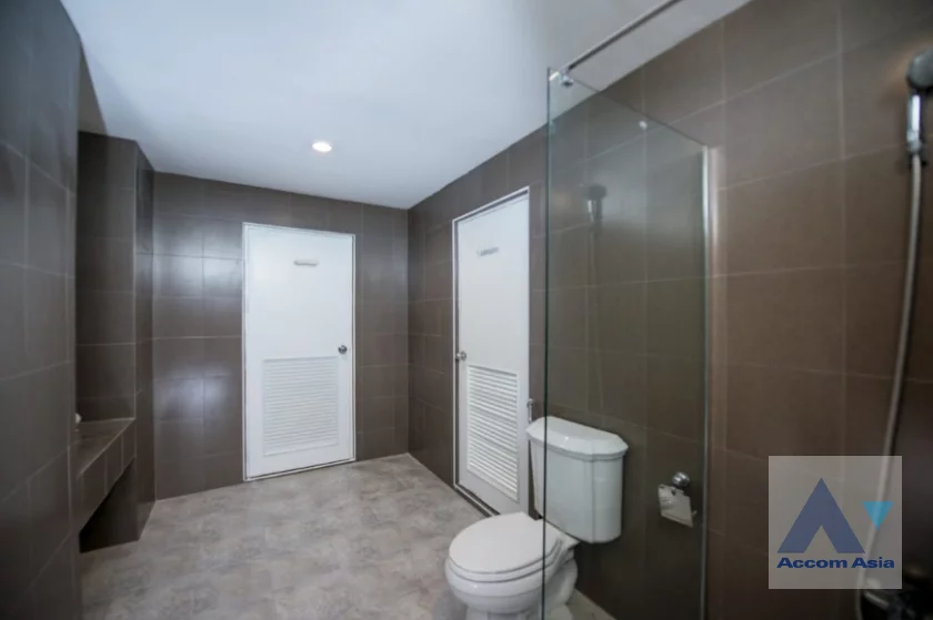17  3 br Condominium for rent and sale in Sukhumvit ,Bangkok BTS Ekkamai at Oriental Tower AA17279