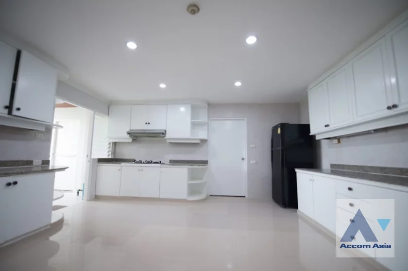 19  3 br Condominium for rent and sale in Sukhumvit ,Bangkok BTS Ekkamai at Oriental Tower AA17279