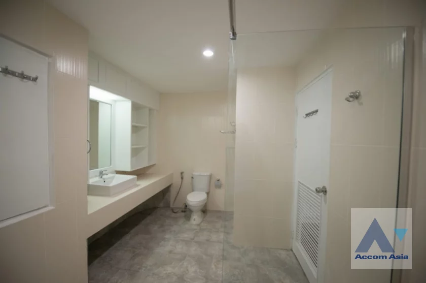 21  3 br Condominium for rent and sale in Sukhumvit ,Bangkok BTS Ekkamai at Oriental Tower AA17279