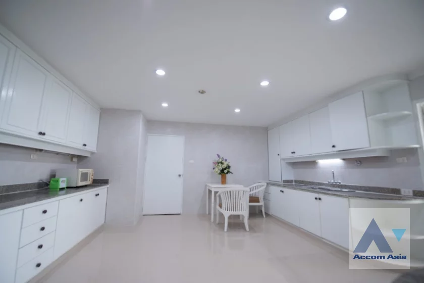 15  3 br Condominium for rent and sale in Sukhumvit ,Bangkok BTS Ekkamai at Oriental Tower AA17279