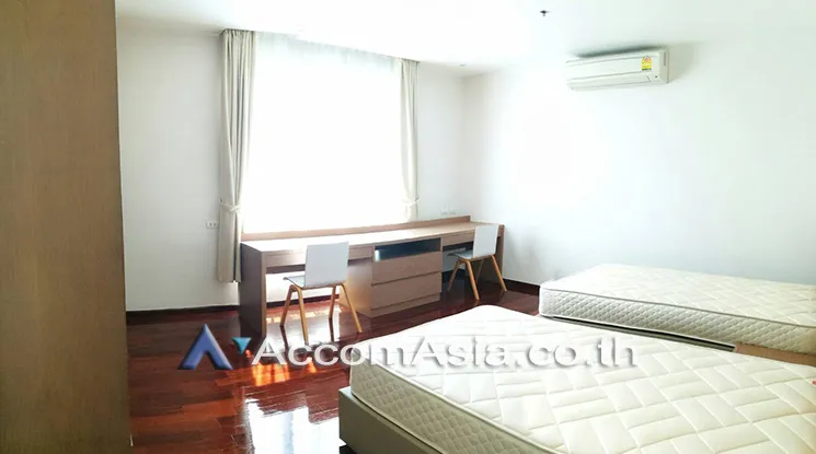 unit 3 Bedrooms  Apartment For Rent in Sukhumvit, Bangkok  near BTS Phrom Phong (AA17303)