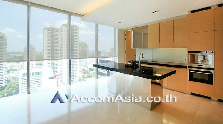 unit 3 Bedrooms  Condominium For Rent in Silom, Bangkok  near BTS Sala Daeng - MRT Silom (AA17335)