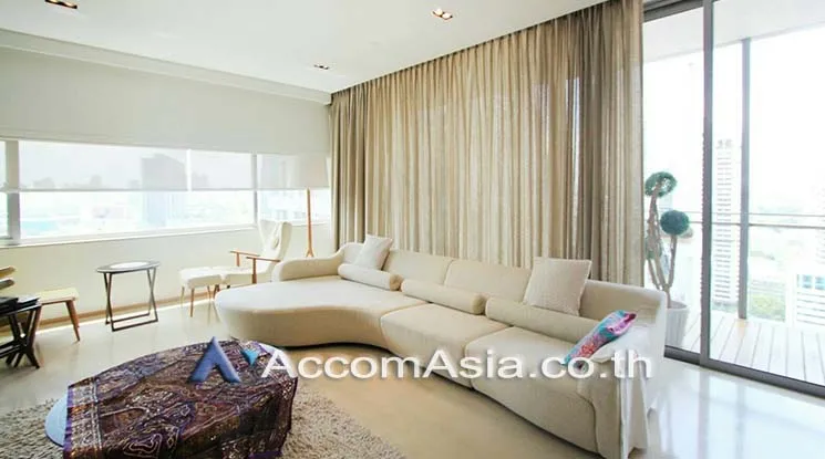 unit 3 Bedrooms  Condominium For Rent in Silom, Bangkok  near BTS Sala Daeng - MRT Silom (AA17335)