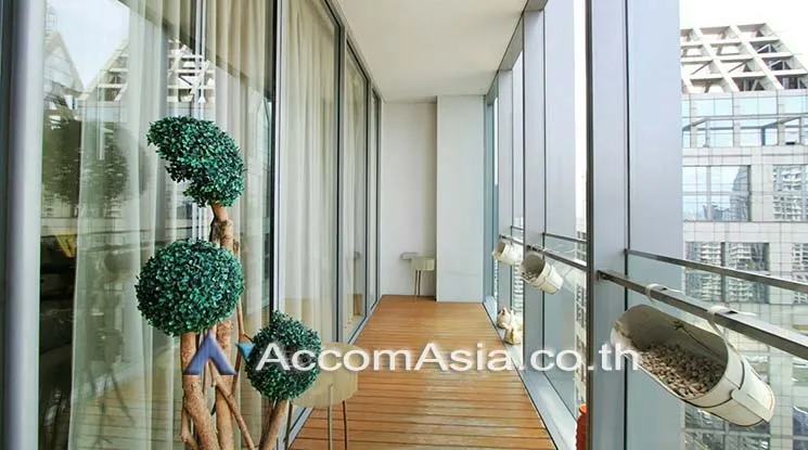unit 3 Bedrooms  Condominium For Rent in Silom, Bangkok  near BTS Sala Daeng - MRT Silom (AA17335)