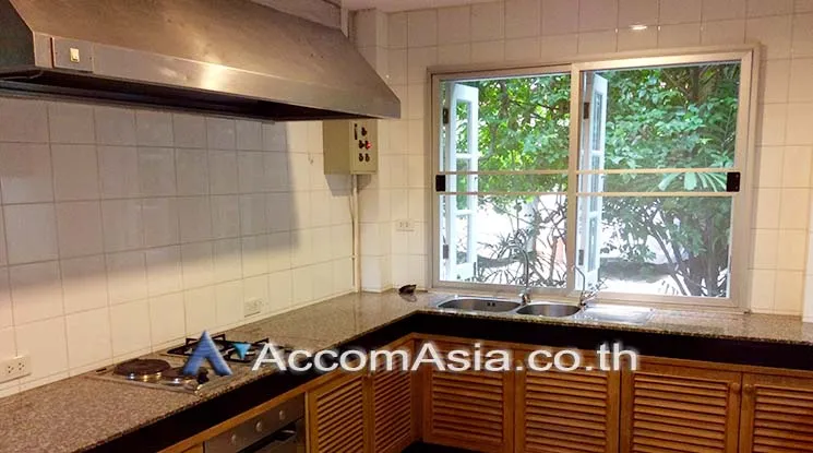 unit 4 Bedrooms  House For Rent in Bang Na, Bangkok  (AA17440)