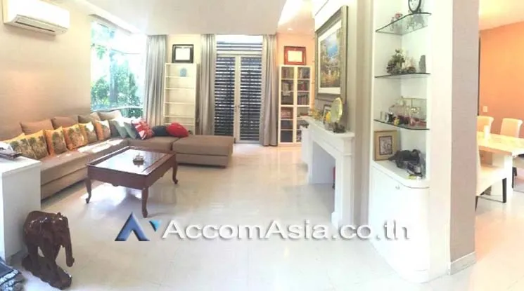 unit 5 Bedrooms  House For Rent in Pattanakarn, Bangkok  (AA17449)