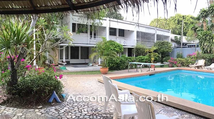 unit 2 Bedrooms  Apartment For Rent in Sathorn, Bangkok  near BTS Chong Nonsi (AA17503)