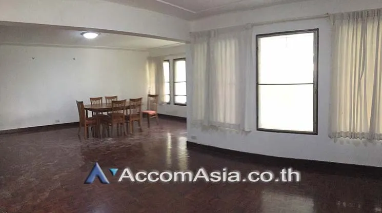 unit 2 Bedrooms  Apartment For Rent in Sathorn, Bangkok  near BTS Chong Nonsi (AA17503)