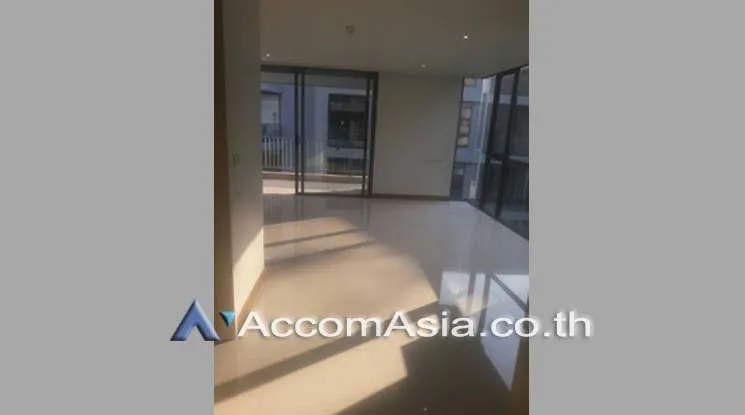 unit 2 Bedrooms  Condominium For Sale in Sukhumvit, Bangkok  near BTS Phrom Phong (AA17600)