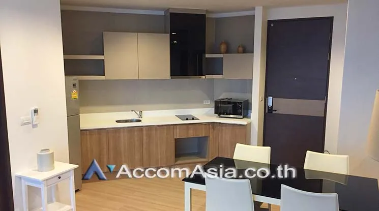 unit 1 Bedroom  Condominium For Rent in Sathorn, Bangkok  near BTS Saphan Taksin (AA17631)