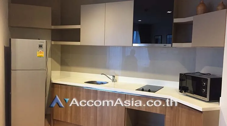 unit 1 Bedroom  Condominium For Rent in Sathorn, Bangkok  near BTS Saphan Taksin (AA17631)