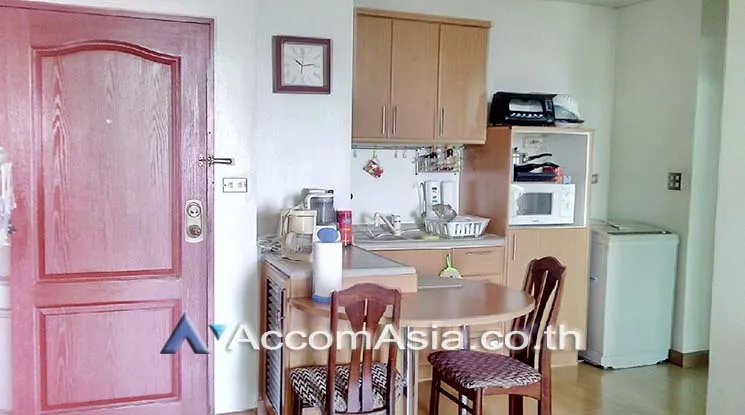 unit 1 Bedroom  Condominium For Sale in Sathorn, Bangkok  near MRT Lumphini (AA17642)