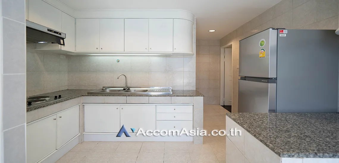 4  2 br Apartment for rent and sale in Sathorn ,Bangkok BTS Surasak at Good Location AA17665